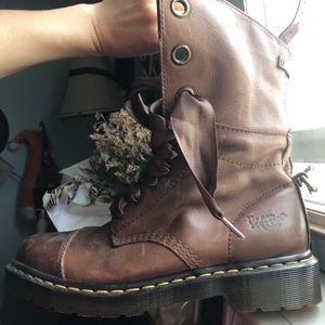Dr.Martens 1914 Triumph Brown Leather Boots
